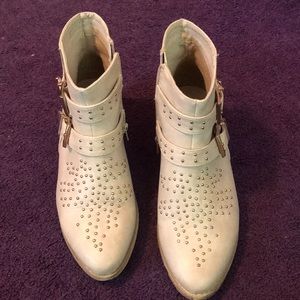 Tan Forever 21 ankle boots